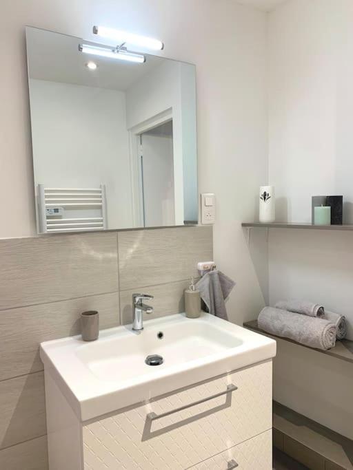 Esprit Cosy Au Centre Historique Apartment ตูลง ภายนอก รูปภาพ